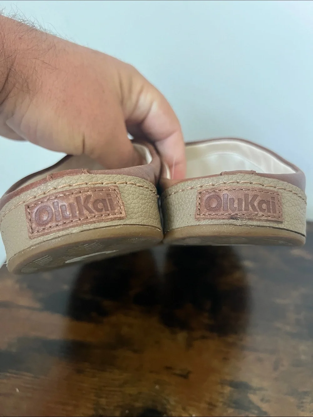 OluKai premium leather mule slip-ons toffee brown Kuʻu Leather Mule size mens 9